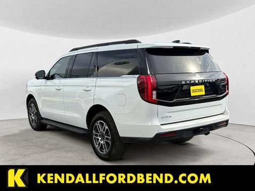 Oxford White 2025 Ford Expedition Active