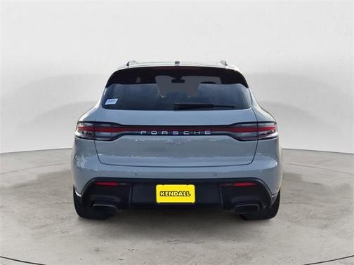2023 Porsche Macan 