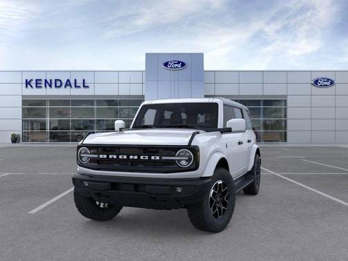 Oxford White 2026 Ford Bronco Outer Banks
