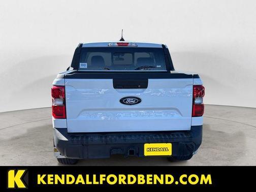 Oxford White 2025 Ford Maverick Lariat