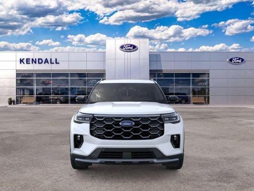 White Metallic 2026 Ford Explorer Platinum