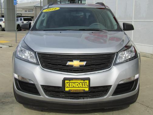 Photo 5 of 30 of 2016 Chevrolet Traverse LS