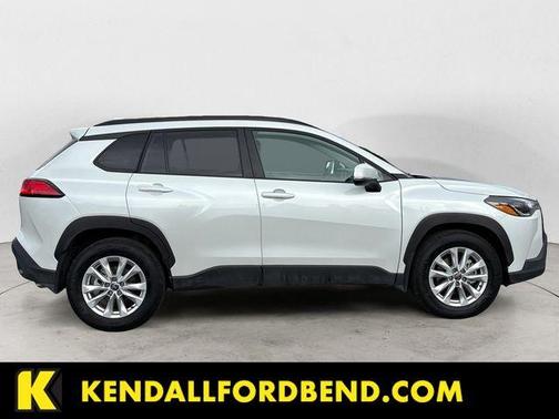 2022 Toyota Corolla Cross LE