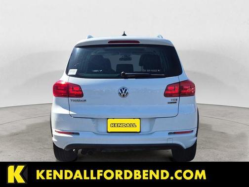 Pure White 2017 Volkswagen Tiguan 2.0T Sport