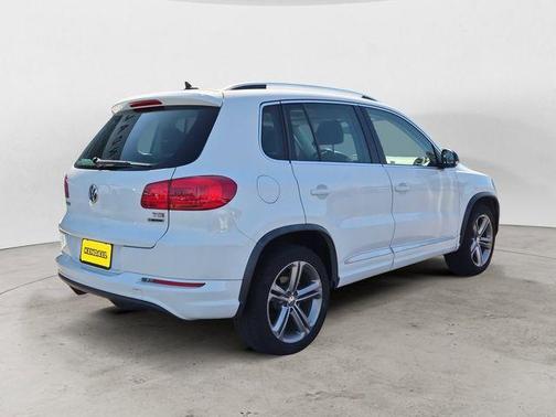 Pure White 2017 Volkswagen Tiguan 2.0T Sport