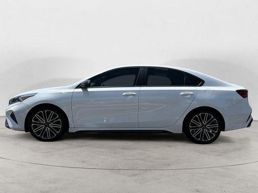 Snow White Pearl 2023 Kia Forte GT