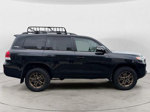 Midnight Black Metallic 2020 Toyota Land Cruiser