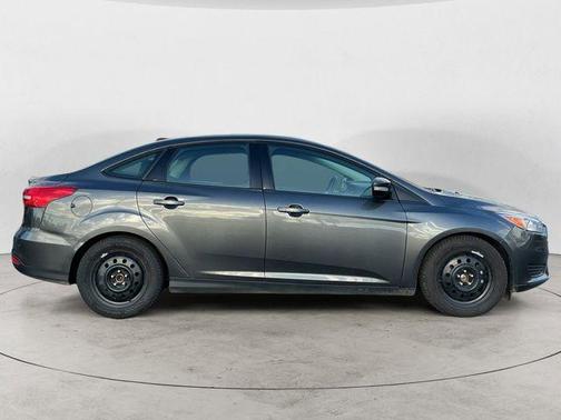 Magnetic 2017 Ford Focus SE