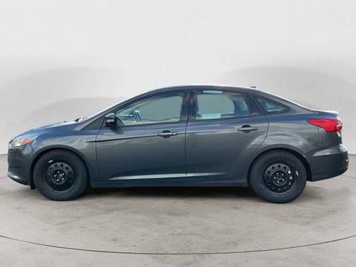 Magnetic 2017 Ford Focus SE