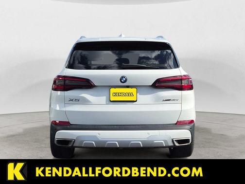 Alpine White 2022 BMW X5 PHEV xDrive45e