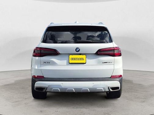 Alpine White 2022 BMW X5 PHEV xDrive45e