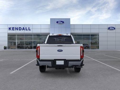 Oxford White 2026 Ford F-350 Lariat Super Duty