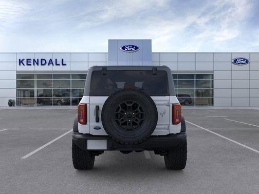 Oxford White 2026 Ford Bronco Badlands