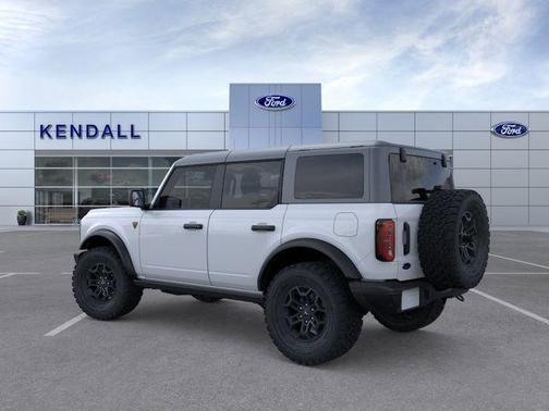 Oxford White 2026 Ford Bronco Badlands