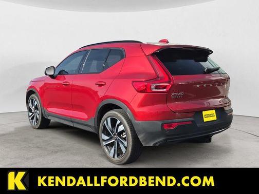 Fusion Red Metallic 2025 Volvo XC40 B5 Plus Dark Theme