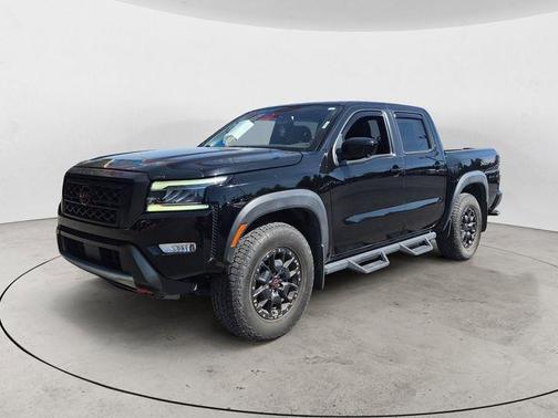 Black 2022 Nissan Frontier PRO-4X