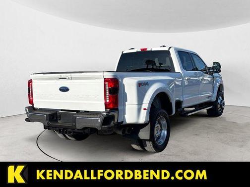 Oxford White 2025 Ford F-450 Lariat