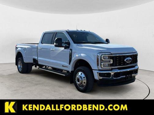 Oxford White 2025 Ford F-450 Lariat