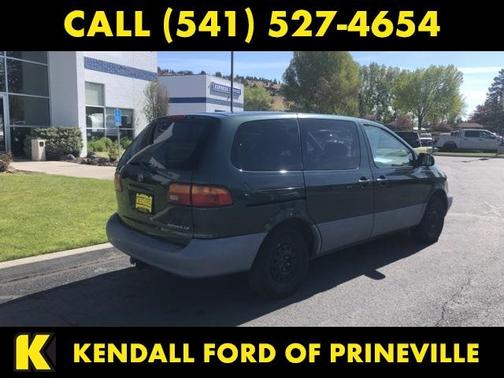 2000 Toyota Sienna CE