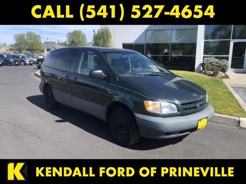 2000 Toyota Sienna CE
