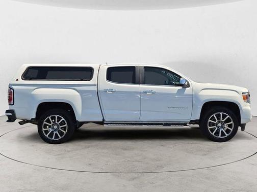 Summit White 2022 GMC Canyon Denali