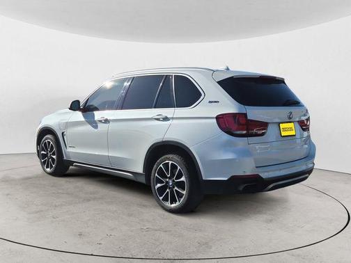 White Metallic 2018 BMW X5 eDrive xDrive40e