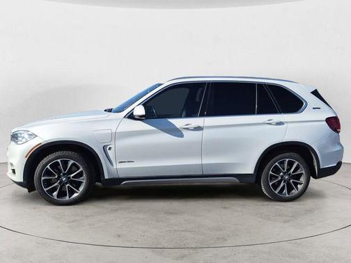 White Metallic 2018 BMW X5 eDrive xDrive40e