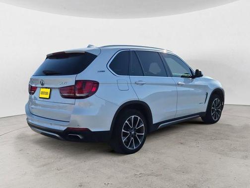 White Metallic 2018 BMW X5 eDrive xDrive40e