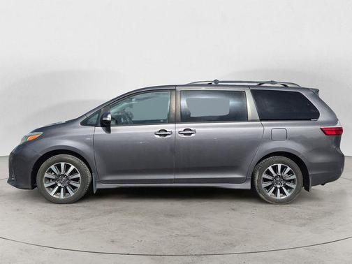 2018 Toyota Sienna Limited Premium