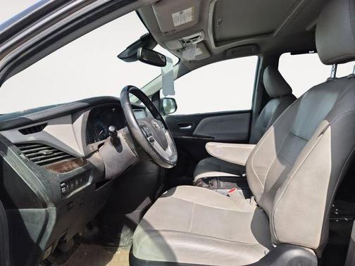 2018 Toyota Sienna Limited Premium