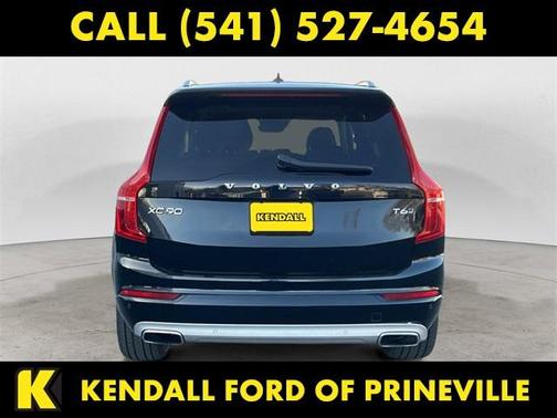 2021 Volvo XC90 T6 Momentum 7 Passenger