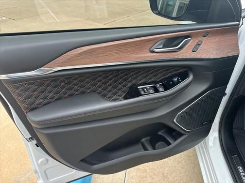 2024 Jeep Grand Cherokee Summit