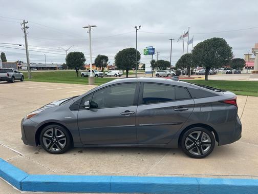 2019 Toyota Prius L