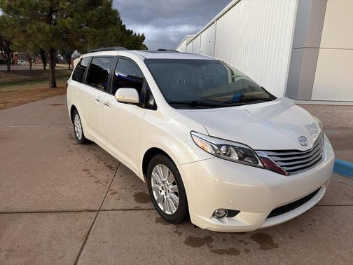 2017 Toyota Sienna XLE