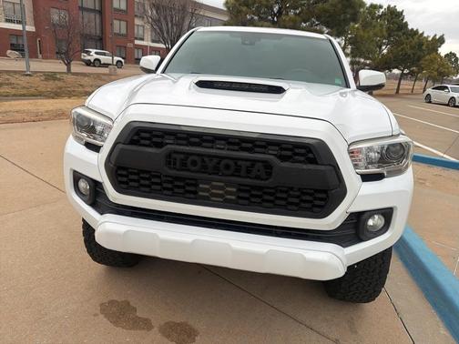 2020 Toyota Tacoma TRD Sport