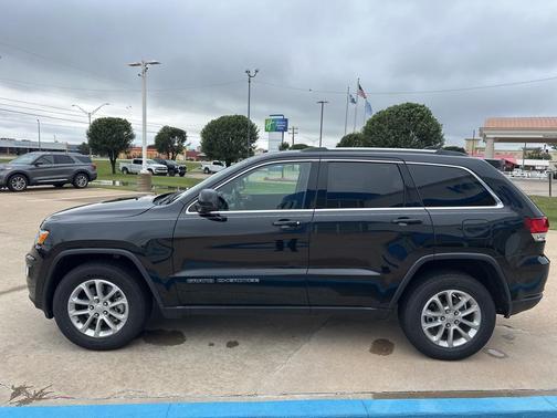 2021 Jeep Grand Cherokee Laredo