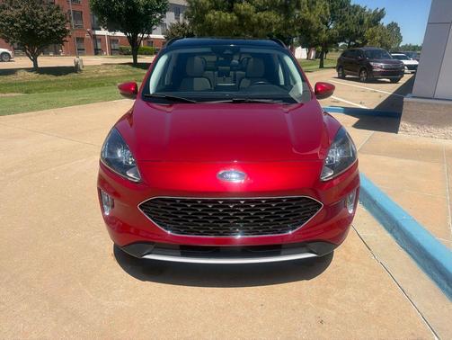 Rapid Red Metallic Tinted Clearcoat 2022 Ford Escape SEL