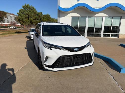 2024 Toyota Sienna XSE 7 Passenger