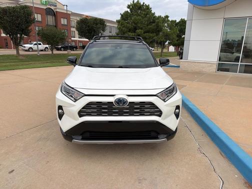 2021 Toyota RAV4 Hybrid SE