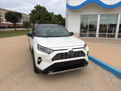 2021 Toyota RAV4 Hybrid SE