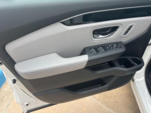 2025 Honda Pilot Touring 8-Passenger