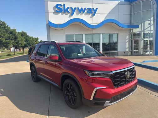 2025 Honda Pilot Touring 8-Passenger