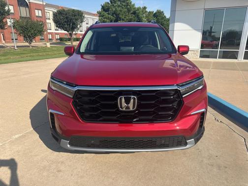 2025 Honda Pilot Touring 8-Passenger