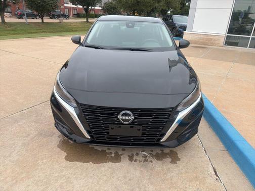 Super Black Clearcoat 2025 Nissan Altima 2.5 SV