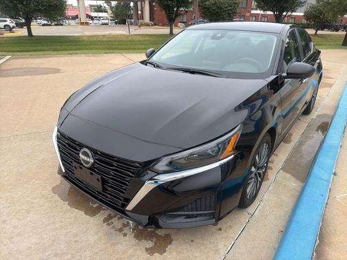 Super Black Clearcoat 2025 Nissan Altima 2.5 SV