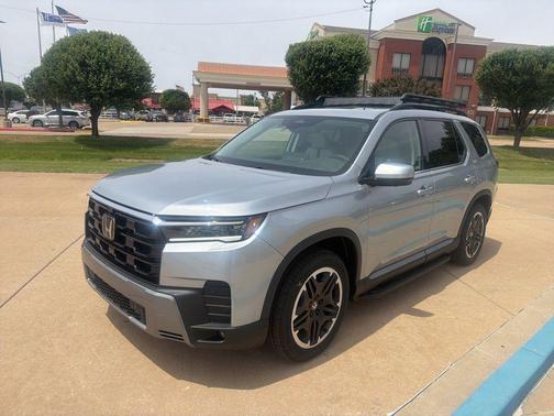 Solar Silver Metallic 2026 Honda Pilot Touring 8-Passenger
