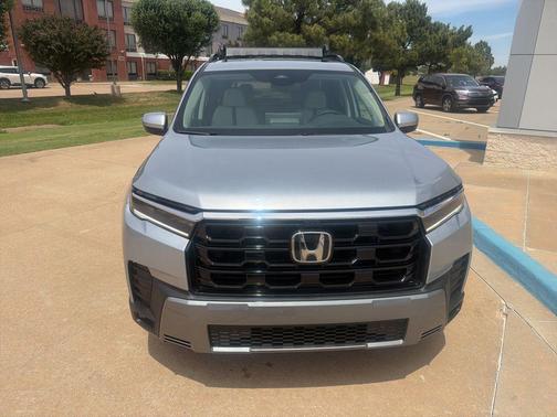 Solar Silver Metallic 2026 Honda Pilot Touring 8-Passenger