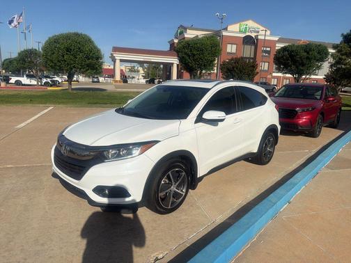 Platinum White Pearl 2021 Honda HR-V EX