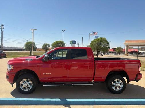 2024 RAM 2500 Big Horn Crew Cab 4x4 6'4' Box