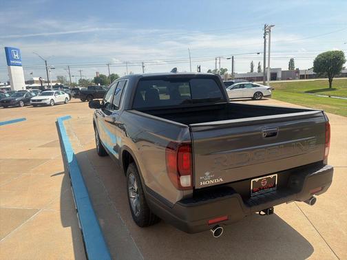 Modern Steel Metallic 2026 Honda Ridgeline RTL